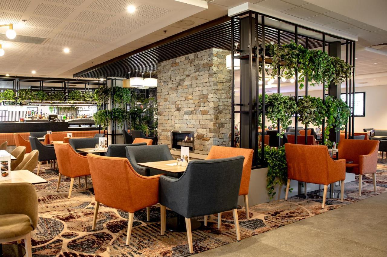 Young Federation Motor Inn And Services Club ภายนอก รูปภาพ